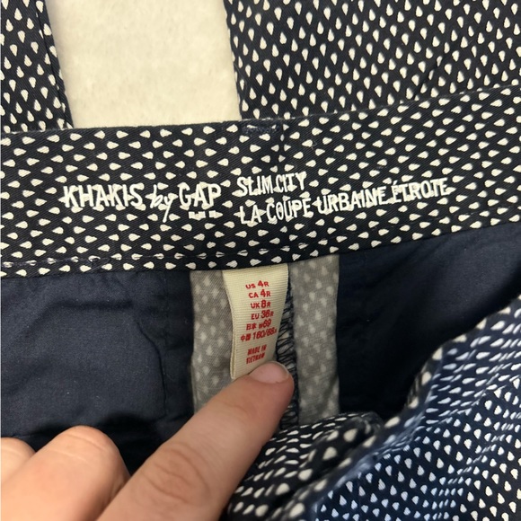 NWT Kahki by Gap skim city patterned pant - Picture 2 of 4